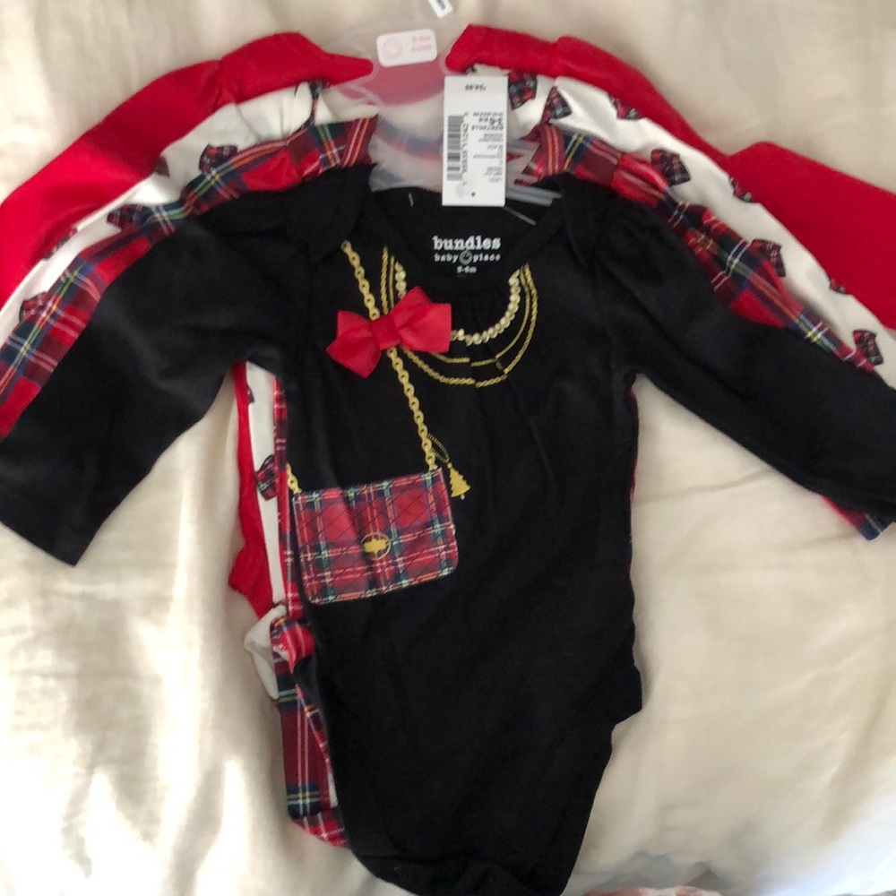 3-6 mo long sleeve onesies